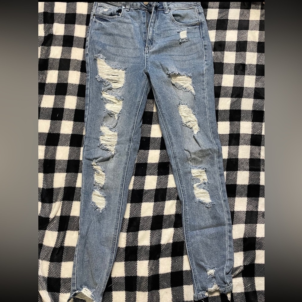 Tinseltown Ripped Jeans